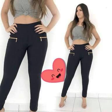 CALÇA LEGGING MONTARIA CANELADA COM ZIPPER